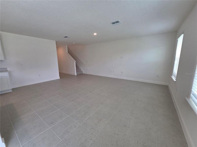 Spacious, unfurnished interior of a new home in Villamar, Winter Haven (Image 17).