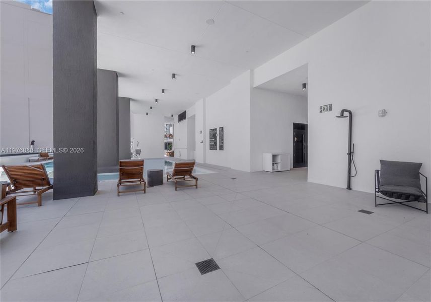 Community amenities in , Miami (Image 49).