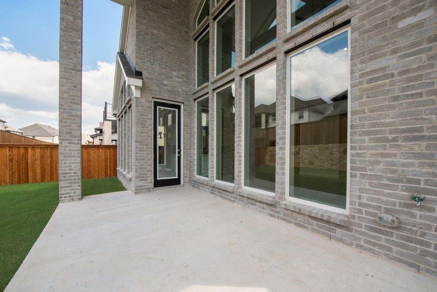 Front exterior of a new home in Wellspring Estates, Celina, TX, highlighting curb appeal (Image 17). Front exterior of a new home in Wellspring Estates, Celina, TX, highlighting curb appeal (Image 17).