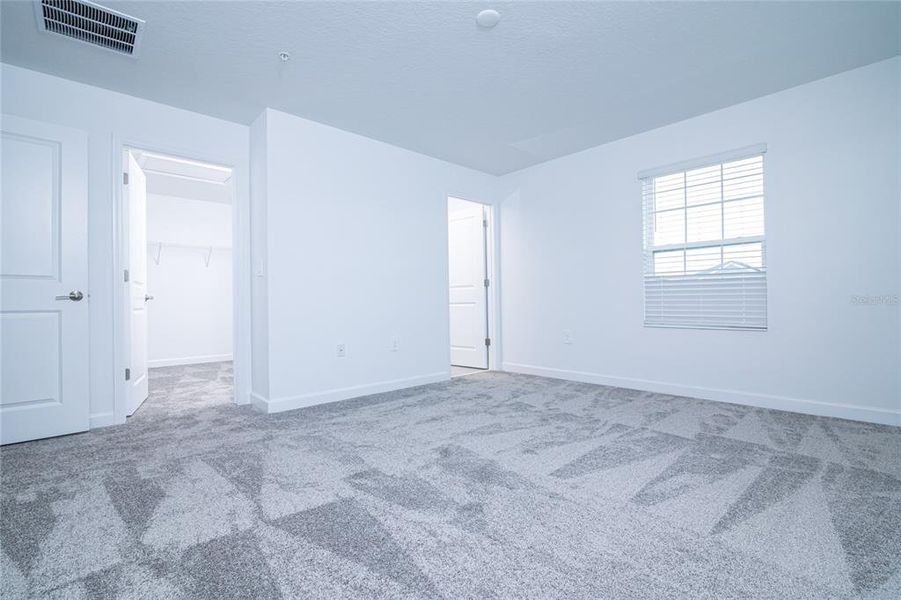 Spacious, unfurnished interior of a new home in , Orlando (Image 20).