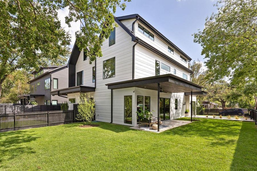 Exterior details and patio area of a home in , Austin (Image 4).