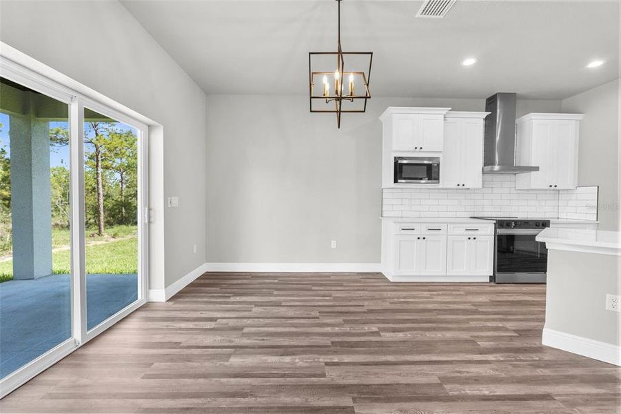 Spacious, unfurnished interior of a new home in , Weeki Wachee (Image 40).