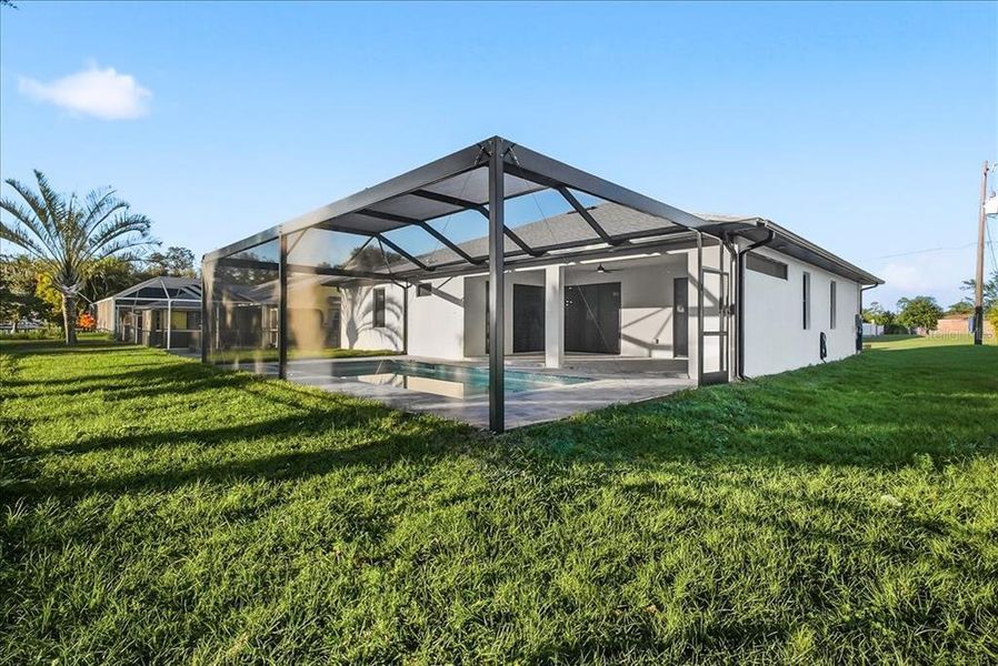 Exterior details and patio area of a home in , Punta Gorda (Image 3).