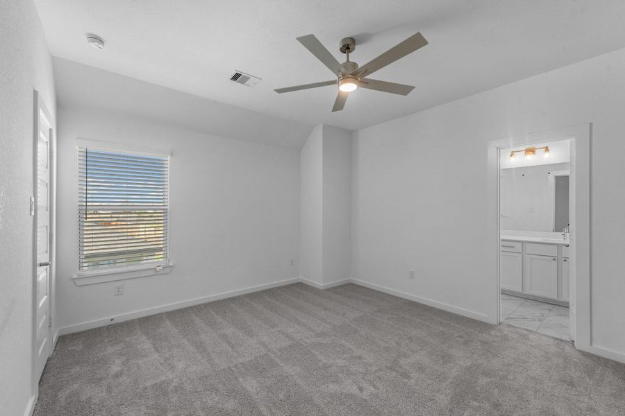 Spacious, unfurnished interior of a new home in Beacon Hill, Waller (Image 22). Spacious, unfurnished interior of a new home in Beacon Hill, Waller (Image 22).
