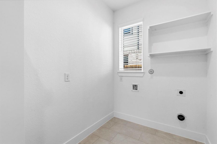 Spacious, unfurnished interior of a new home in Emory Glen, Magnolia (Image 28).