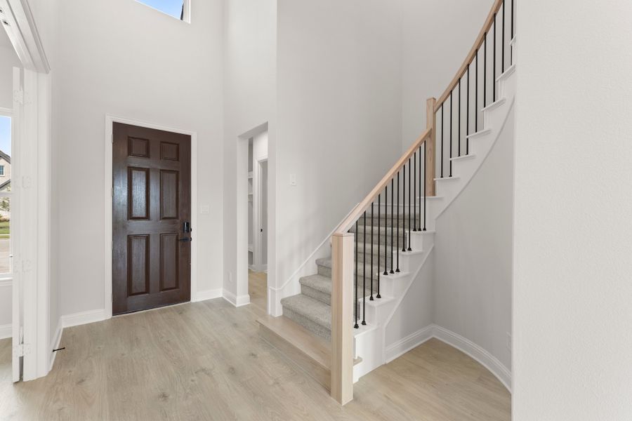 Spacious, unfurnished interior of a new home in Nelson Lake Estates, Rockwall (Image 26).