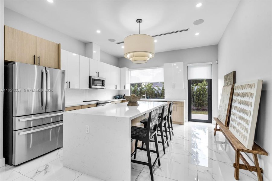 Furnished interior view inside a new home in , Hialeah (Image 30).