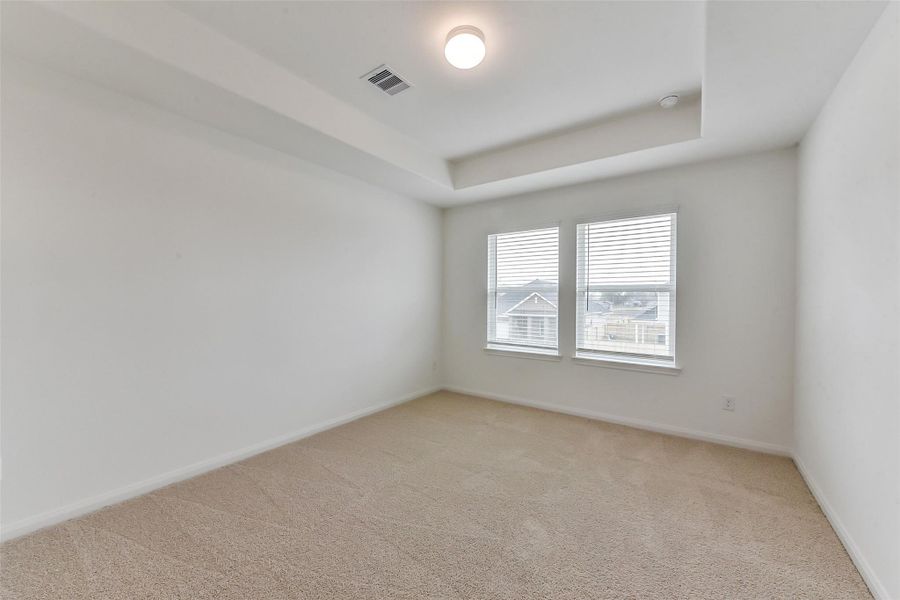 Spacious, unfurnished interior of a new home in King Oaks Village, Baytown (Image 31).