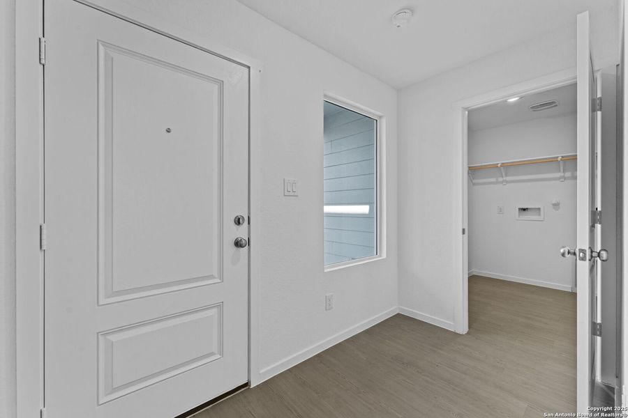 Spacious, unfurnished interior of a new home in , New Braunfels (Image 9).