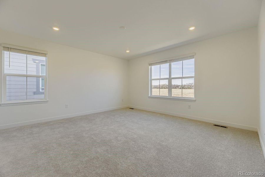 Spacious, unfurnished interior of a new home in Vermilion Creek: The Pioneer Collection, Centennial (Image 10).