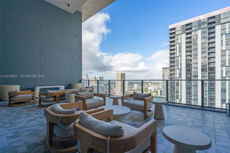 Condo located in Miami, FL showcasing its design and architecture (Image 36).