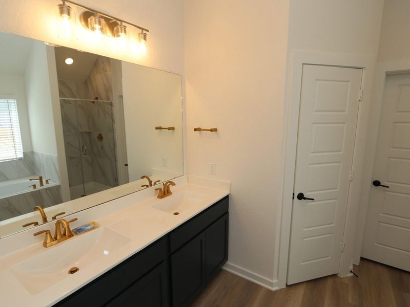 Furnished interior view inside a new home in Miller's Pond, Rosenberg (Image 6).