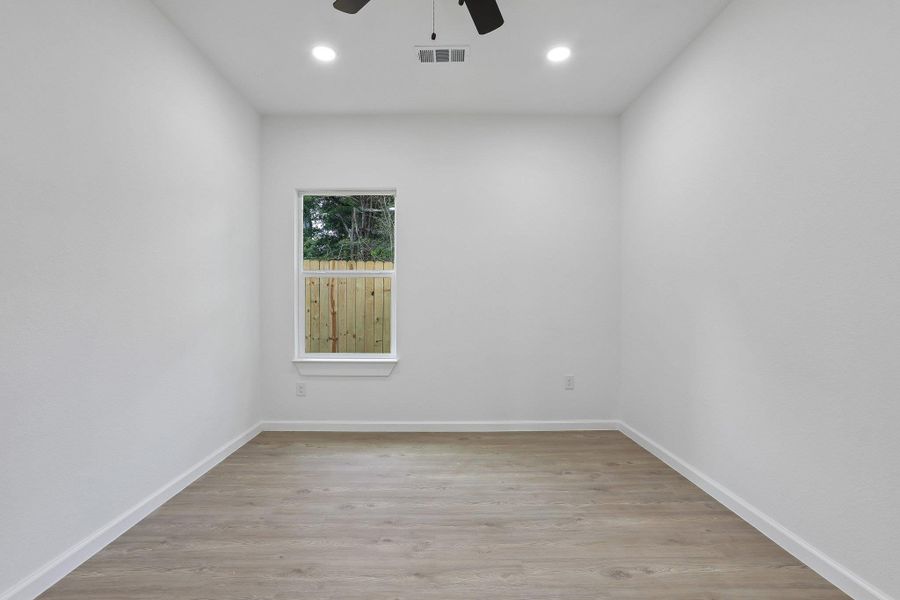 Spacious, unfurnished interior of a new home in , Bastrop (Image 35).
