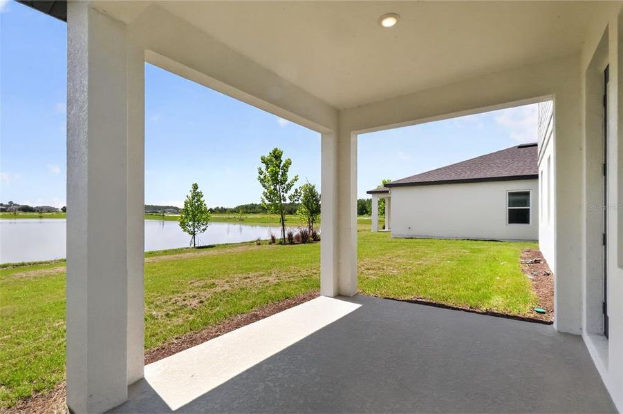 Exterior details and patio area of a home in , Kissimmee (Image 3).