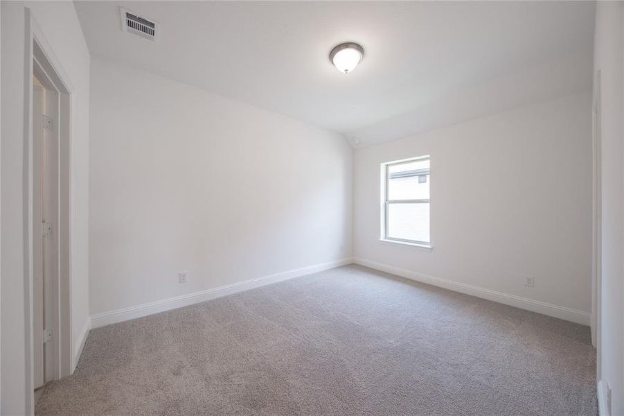 Spacious, unfurnished interior of a new home in Valencia on the Lake: Valencia 50s, Little Elm (Image 18). Spacious, unfurnished interior of a new home in Valencia on the Lake: Valencia 50s, Little Elm (Image 18).