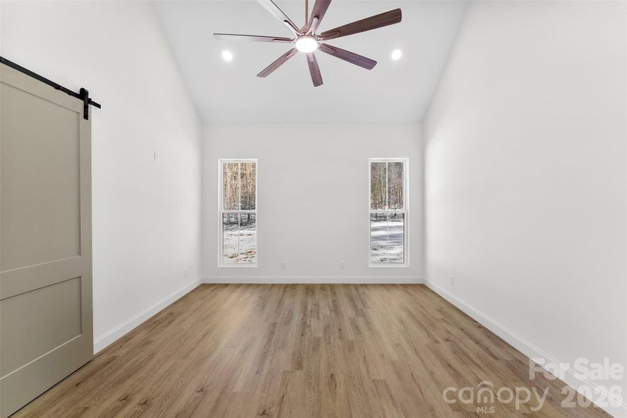 Spacious, unfurnished interior of a new home in , Kings Mountain (Image 42).