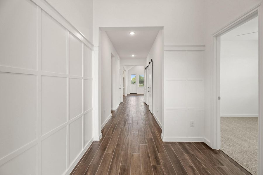 Welcoming foyer (*Photo not of actual home and used for illustration purposes only.)