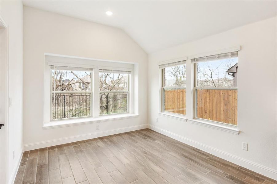 Spacious, unfurnished interior of a new home in Sonoma Verde, Rockwall (Image 22).