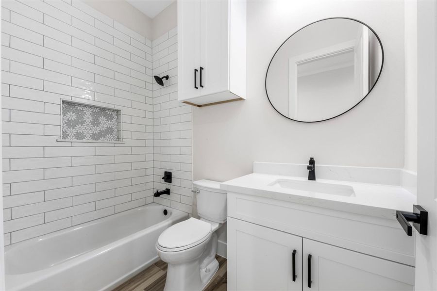 Furnished interior view inside a new home in , Baytown (Image 16).