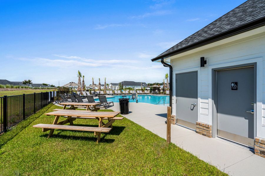 Picnic-perfect spots for lunch, laughter, and lazy afternoons.