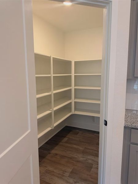 Spacious, unfurnished interior of a new home in Stonebrooke, Conroe (Image 10).