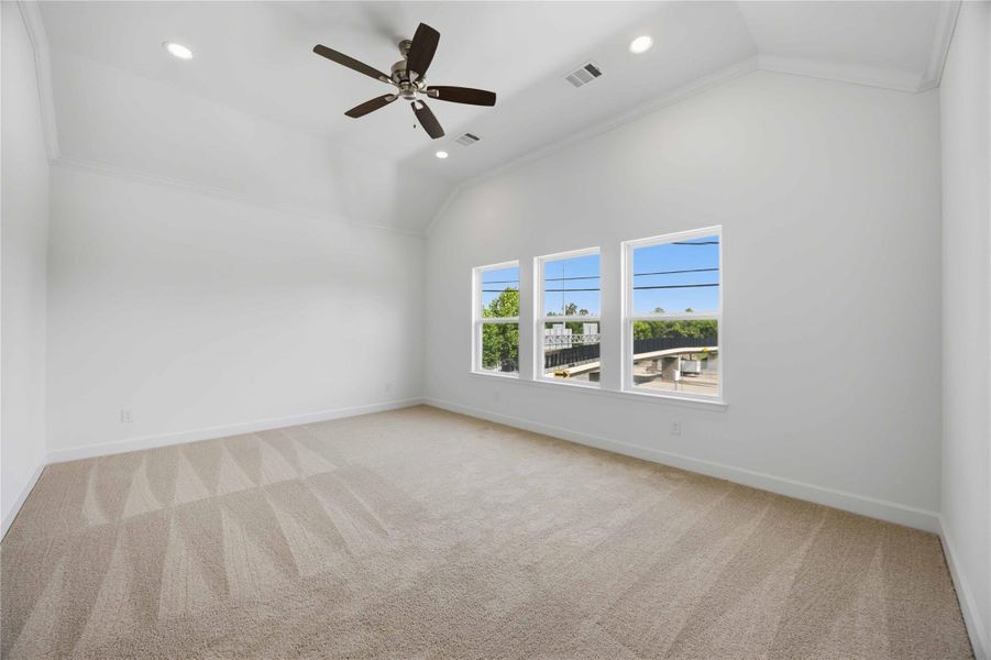 Spacious, unfurnished interior of a new home in , Houston (Image 34).