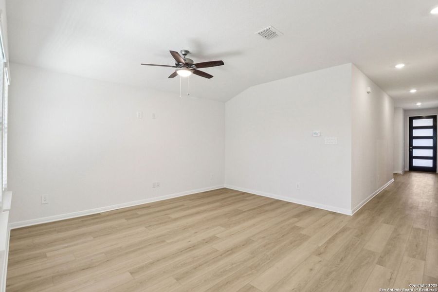 Spacious, unfurnished interior of a new home in Royal Crest, San Antonio (Image 32). Spacious, unfurnished interior of a new home in Royal Crest, San Antonio (Image 32).