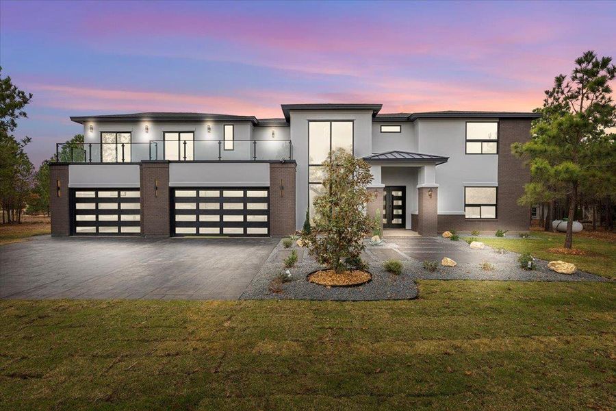 Custom Luxury Contemporary Home Custom Luxury Contemporary Home