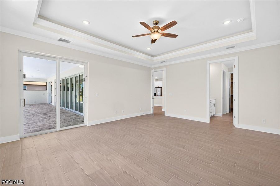 Spacious, unfurnished interior of a new home in Cape Coral, Cape Coral (Image 26).