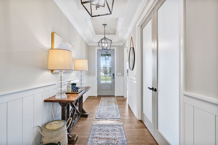 Lumina Island, Foyer