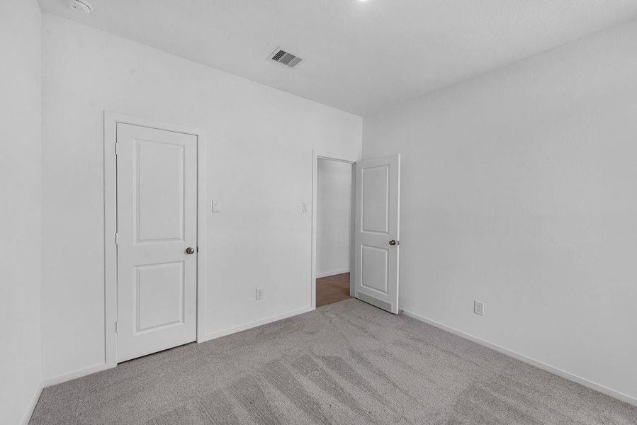 Spacious, unfurnished interior of a new home in Riverwood Ranch, Angleton (Image 21).