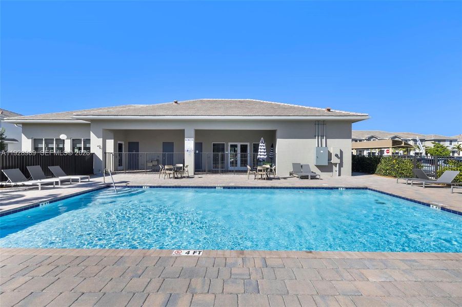 Community amenities in , Pembroke Pines (Image 44).