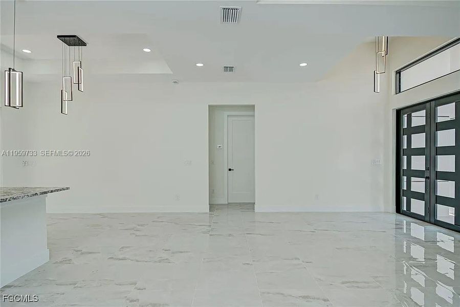 Spacious, unfurnished interior of a new home in , Lehigh Acres (Image 34).