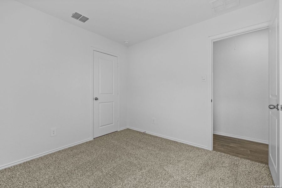 Spacious, unfurnished interior of a new home in Arroyo Ranch, Seguin (Image 13).