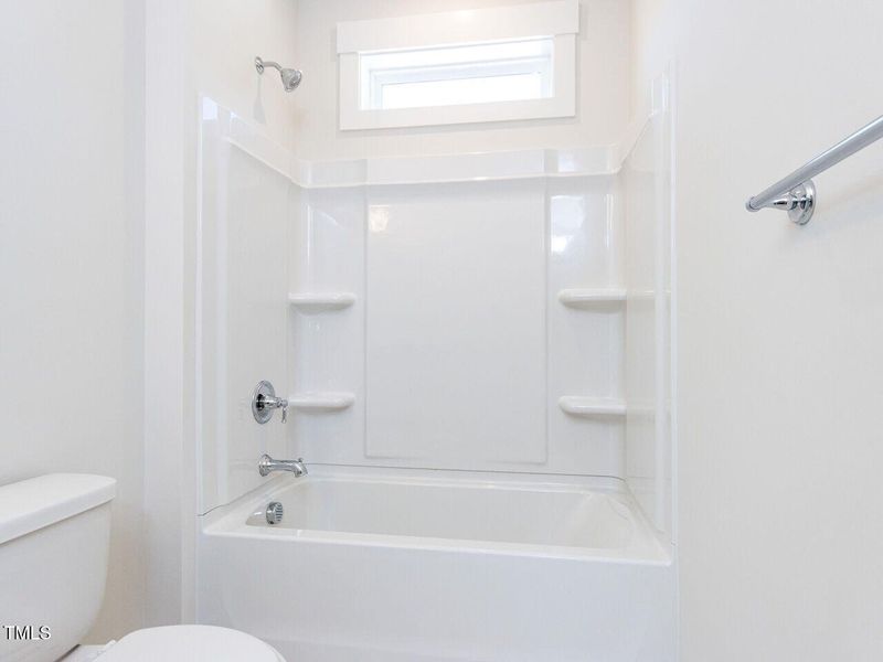 031-1280x960-bathroom