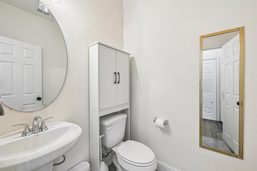 Half Bathrooom Half Bathrooom
