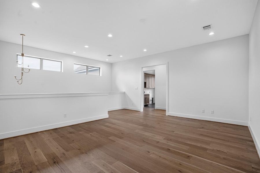 Spacious, unfurnished interior of a new home in , Houston (Image 31).