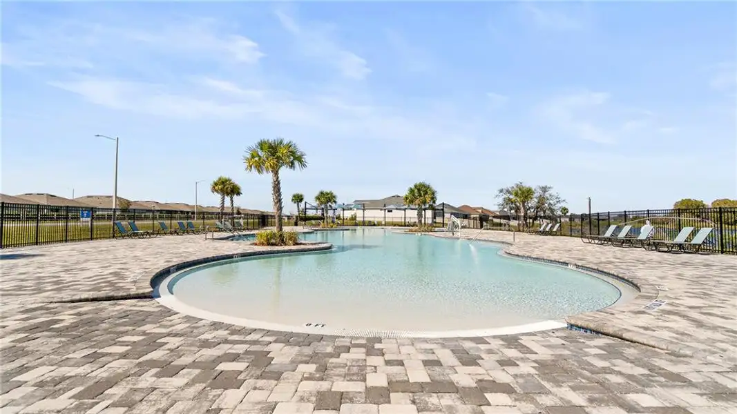 Community amenities in Villa Mar, Winter Haven (Image 27).