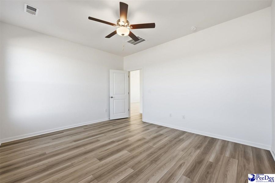 Spacious, unfurnished interior of a new home in Spring Haven, Florence (Image 25).