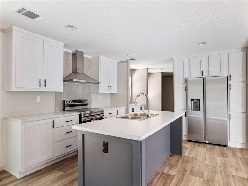 Furnished interior view inside a new home in , Gainesville (Image 5).