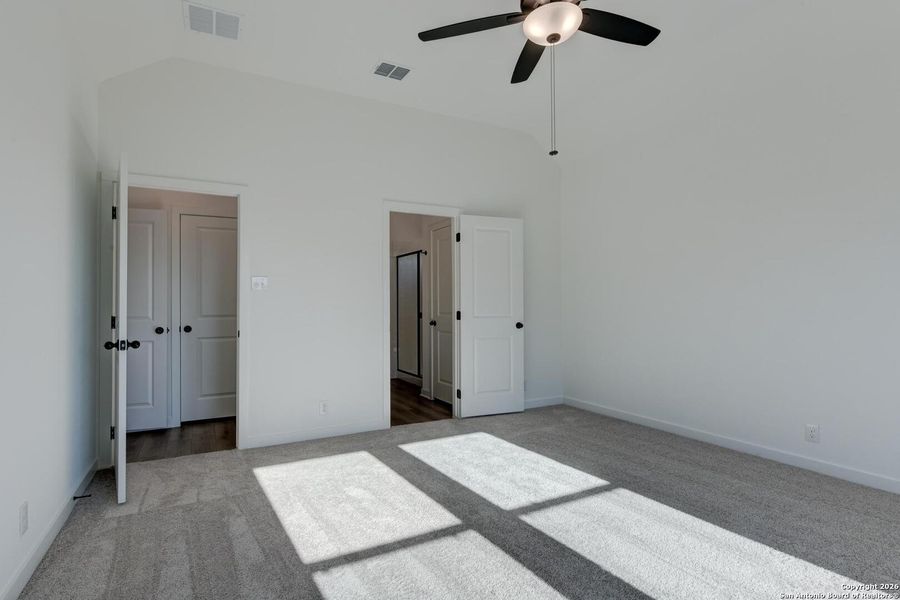 Spacious, unfurnished interior of a new home in Arcadia Ridge, San Antonio (Image 19).