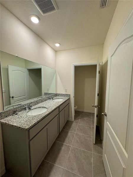 Furnished interior view inside a new home in , Lakeland (Image 9).