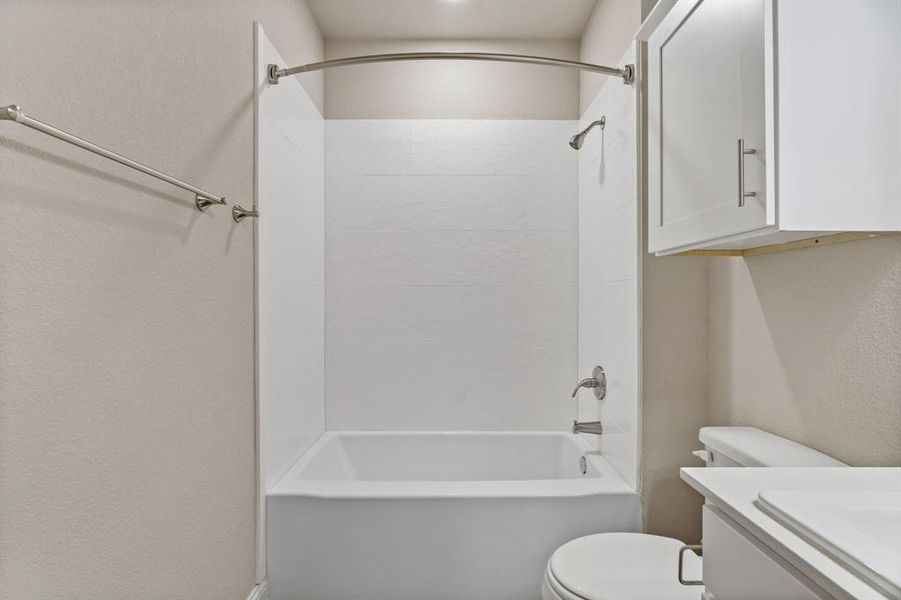 Furnished interior view inside a new home in , Weatherford (Image 7).