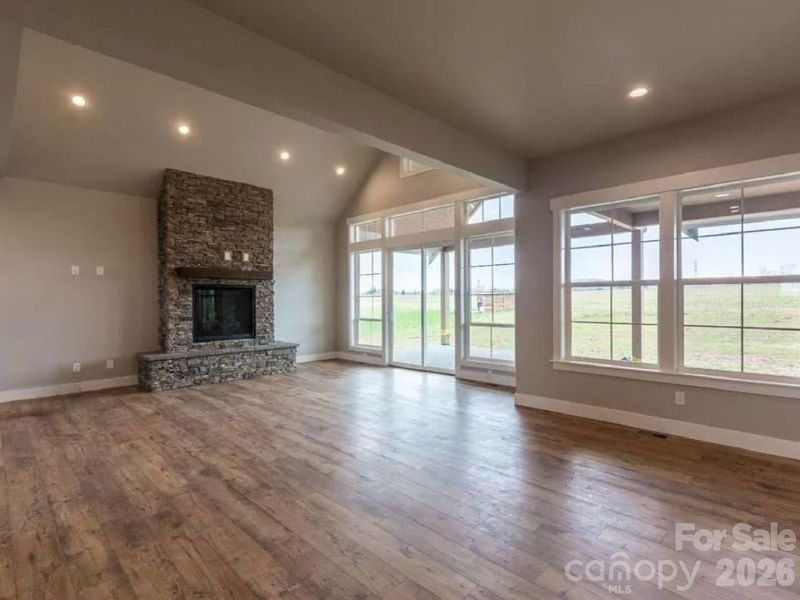 Spacious, unfurnished interior of a new home in , Granite Falls (Image 33).