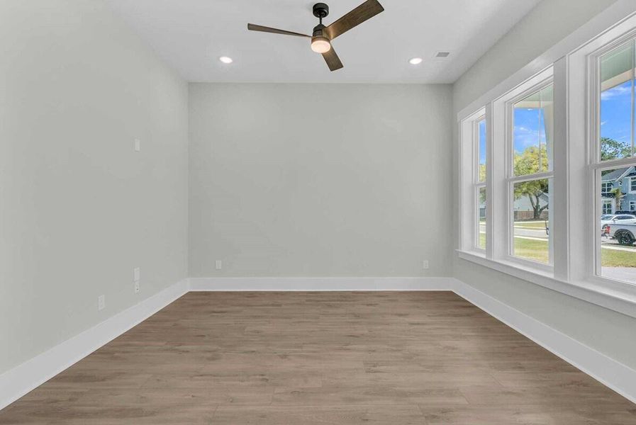 Spacious, unfurnished interior of a new home in Hidden Ponds Reserve, Awendaw (Image 16).