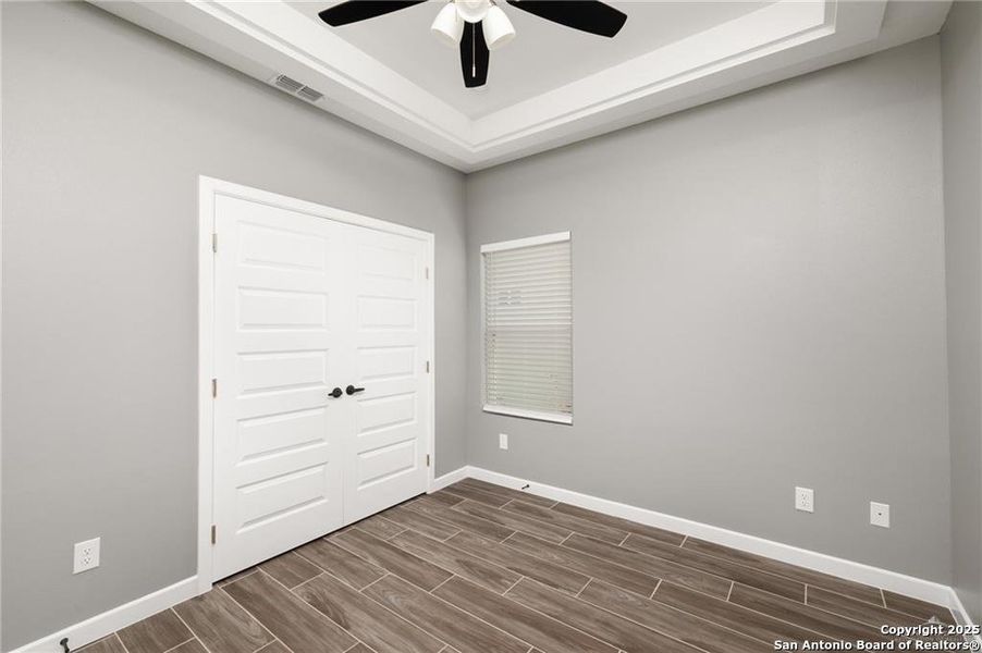 Spacious, unfurnished interior of a new home in , Edinburg (Image 8).