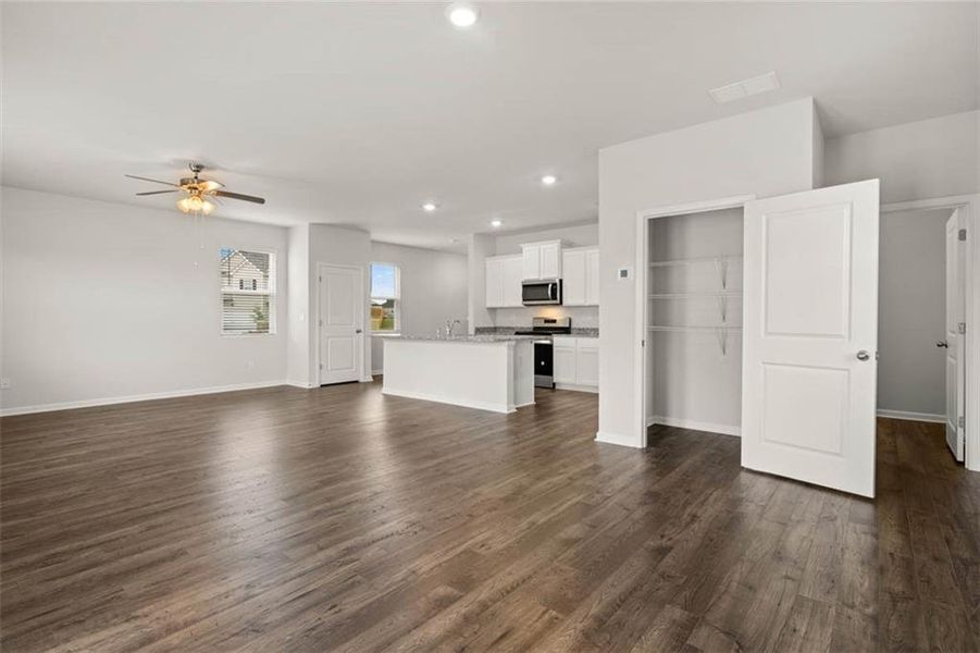 Spacious, unfurnished interior of a new home in Shoal Creek, Hampton (Image 26).