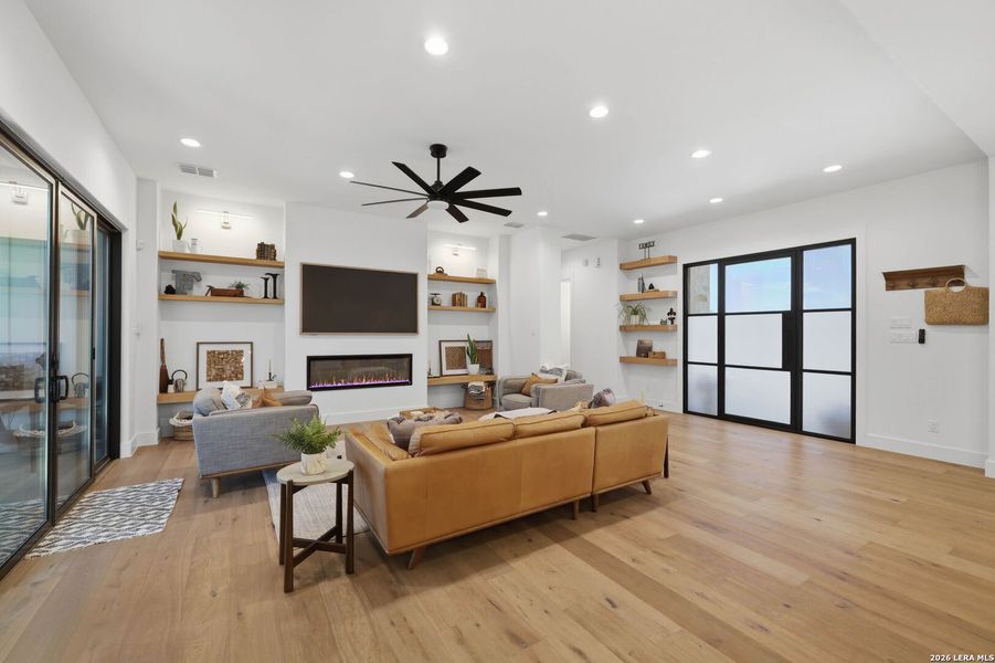 Furnished interior view inside a new home in , Canyon Lake (Image 12).