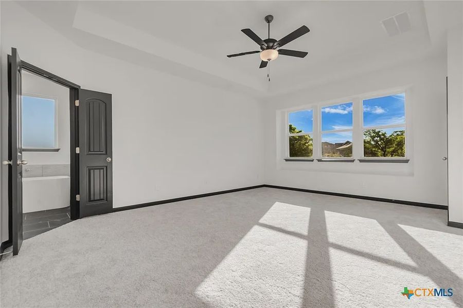 Spacious, unfurnished interior of a new home in Heritage Oaks, Killeen (Image 17).