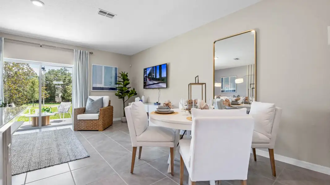 Representative furnished interior of a home built from the Pearson by D.R. Horton in Hawthorne Ranch Townhomes, Lakeland (Image 8).
